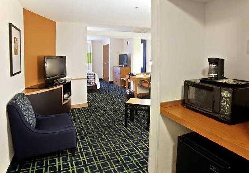 Fairfield Inn & Suites كينغسلاند الغرفة الصورة